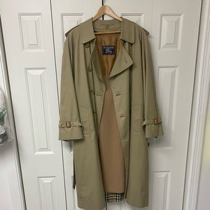 Men’s Burberry Trenchcoat W/ Zipout Wool Lining (40Reg)